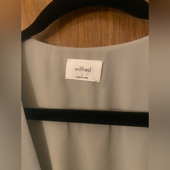 Aritzia Wilfred Wistful Blouse - Picture 6 of 6